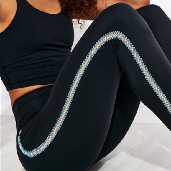 Nike Pants - NWT NIKE crochet edge leggings